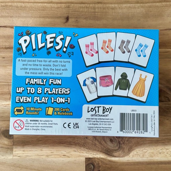 Piles! Fast-Paced Card Game - Picture 2 of 3
